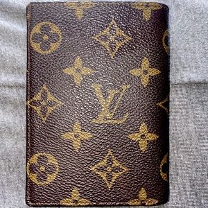 Louis Vuitton Men’s Bifold Wallet
